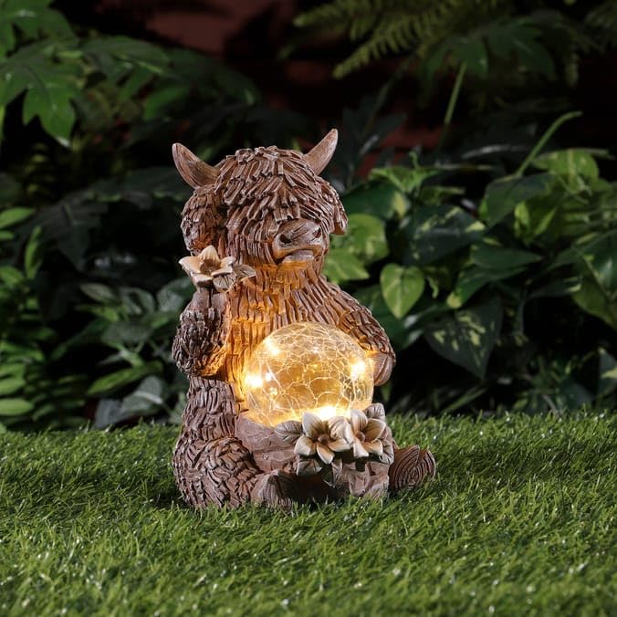 New Solar Powered Charming And Stylish Black Finish Highland Cow With Crackle Ball Solar Light Garden Ornament Ideal For Gardens, Pathways, Patios, And Driveways Any Outdoor Decor -G14