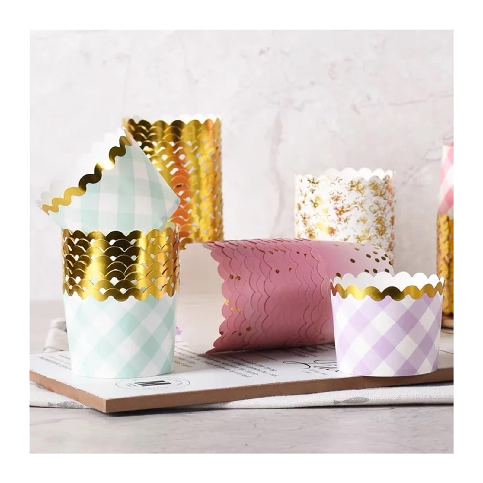 Moldes para tartas, vasos de papel para cupcakes, paquete de 100, multicolor, para hornear magdalenas y cupcakes, resistentes a la grasa y resistentes, perfectos para fiestas y eventos