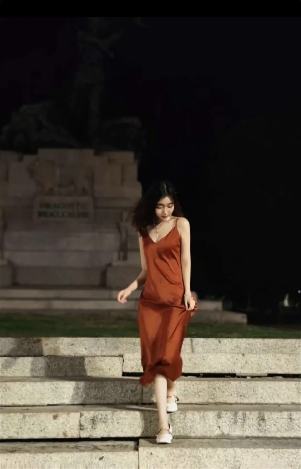 Abito con Spalline Sottili Elegante Abito da Donna in Raso di Seta con Texture Sexy e Sottoveste Senza Schienale for Feste per L'Estate