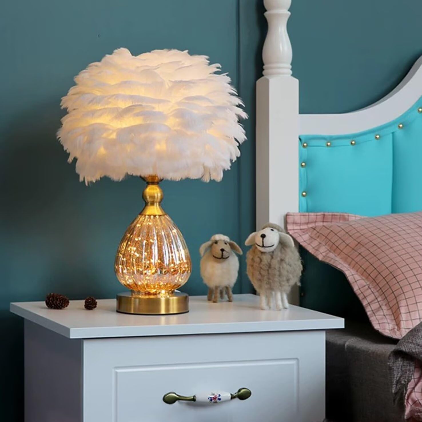 Tischlampe aus Kristallfedern mit Lichterkette Romantische Tischbeleuchtung aus Federn Luxus-Nachttischlampe mit Federlampenschirm für Wohnzimmer, Schlafzimmer