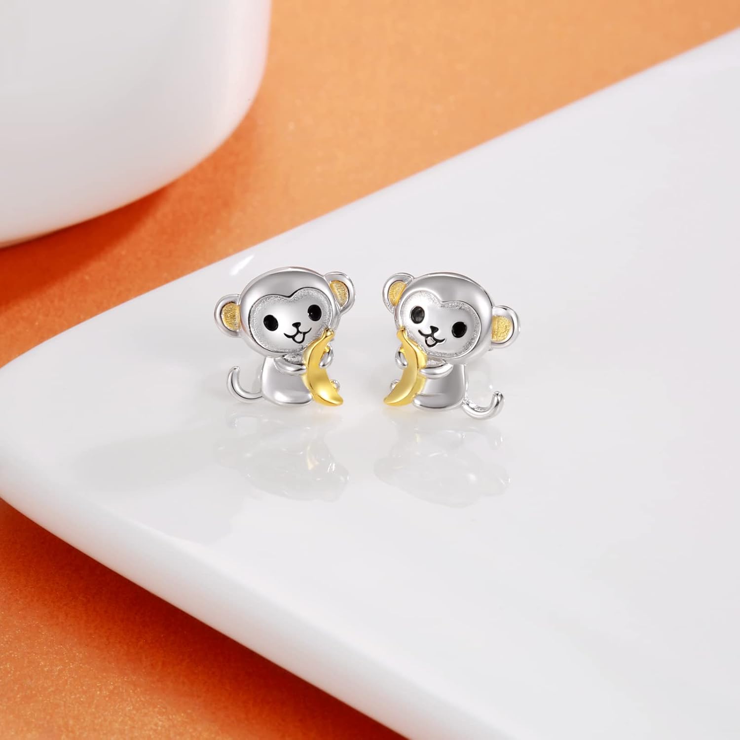925 Sterling Silver Animal Earrings Hypoallergenic Highland Cow Horse Guinea Pig Otter Monkey Giraffe Bunny Stud Earrings for Women Jewelry Gifts