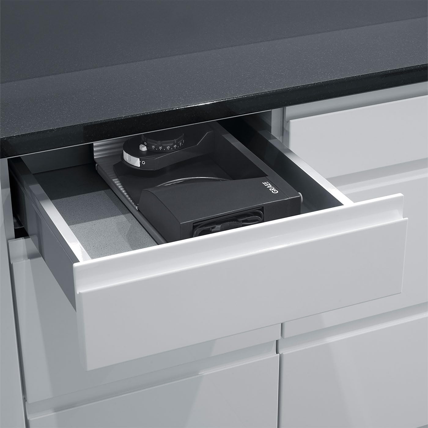 GRAEF MYtiny MT1006 - Trancheuse universelle pliable, Made in Germany, entièrement métallique, lame dentelée Ø170 mm, épaisseur de coupe 0-15 mm, trancheuse à pain, compacte