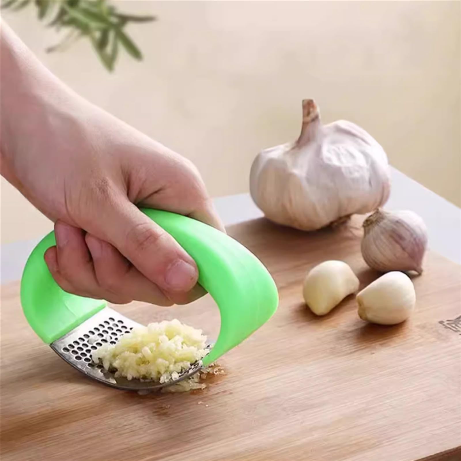 Knoblauchpresse mit komfortablem Griff, leicht zu reinigendes Design für müheloses Zerkleinern und Hacken, ideales Küchenwerkzeug für Hobbyköche und Köche