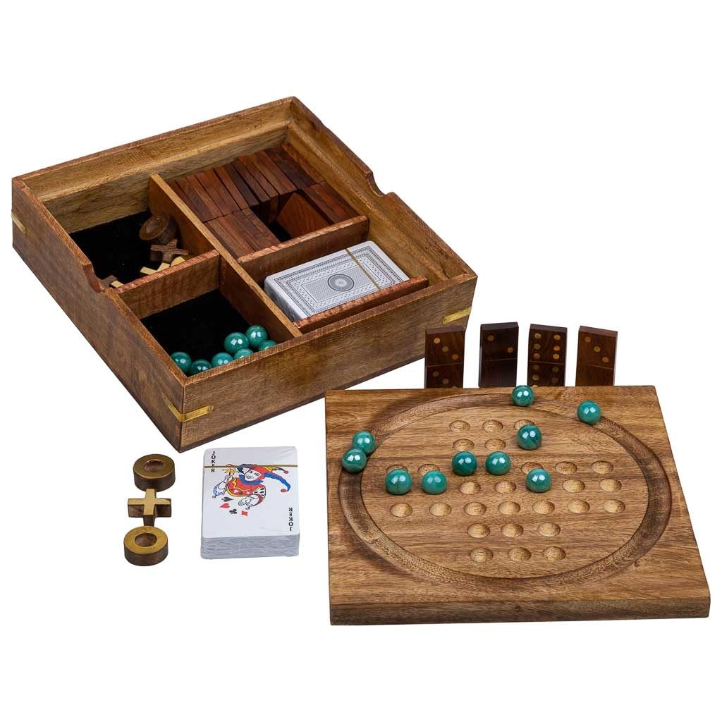 Juego 5 en 1 en caja de madera marrón 23x23