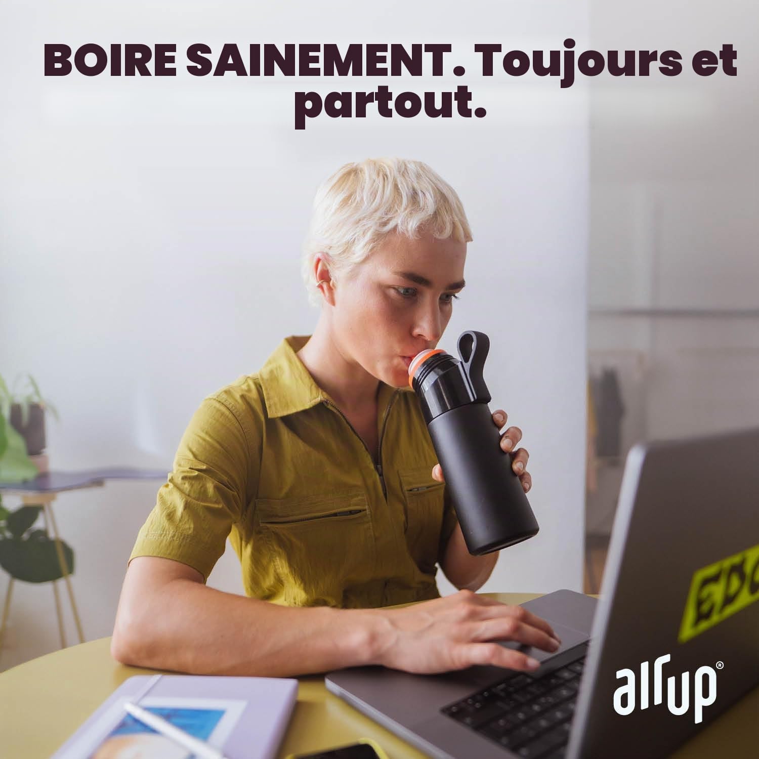 air up® Bouteille d'eau (473 ml) en acier noir + 3 capsules de cola | Capsules de saveur sans sucre et bouteilles d'eau avec paille | Bouteille d'eau aromatisée