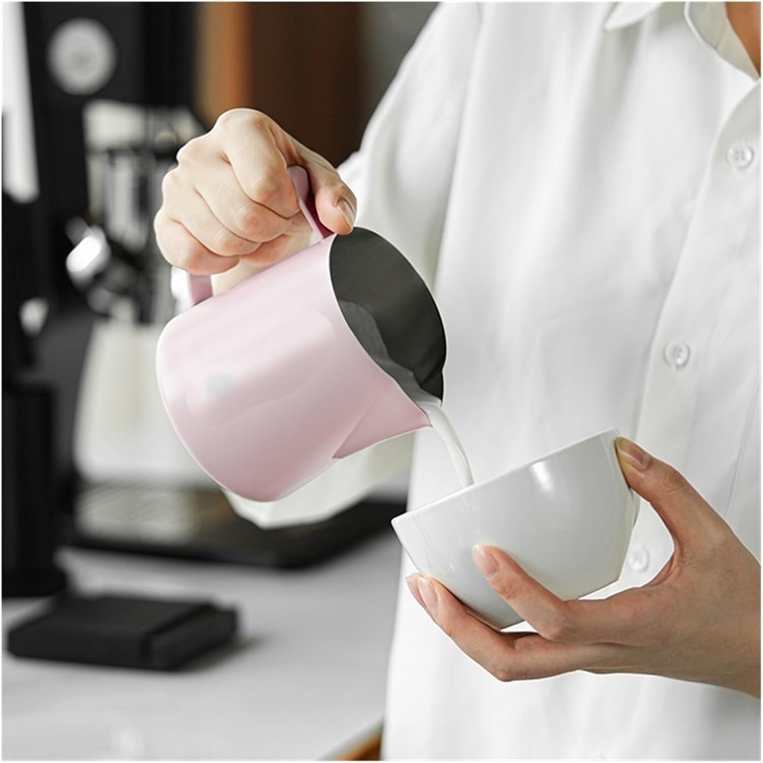 500/600ML Milk Frothing Pitcher Stainless Steel Steaming Pitchers Cappuccino/Latte Art Cup Coffee Tool(600ml,Silver)