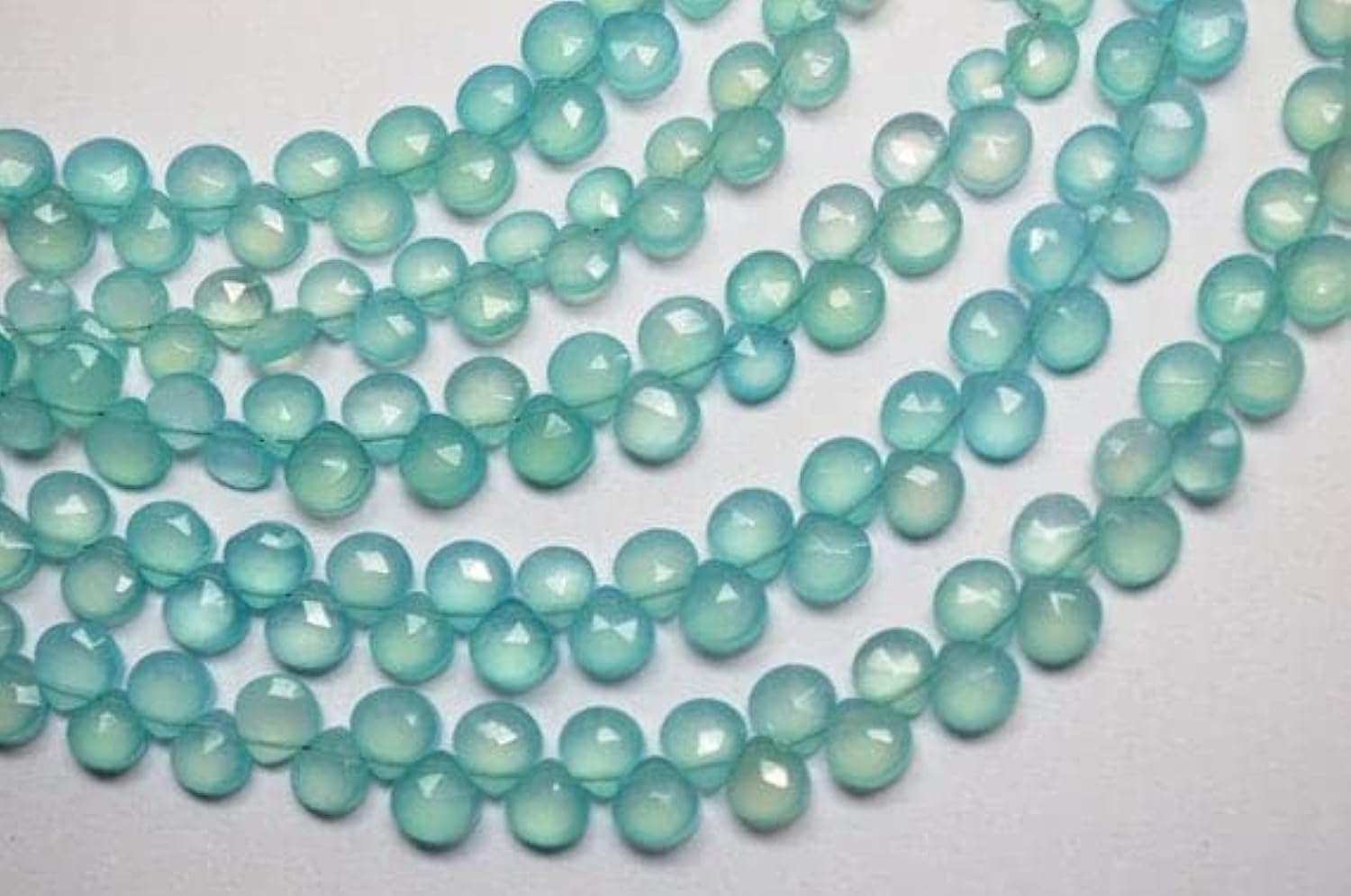 Aqua chalcédoine facettée cœur 7" pour bijoux d'exception