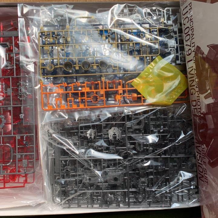 MG サイコザク　ハーフメカニカルクリア MG1/100高機動型ザク