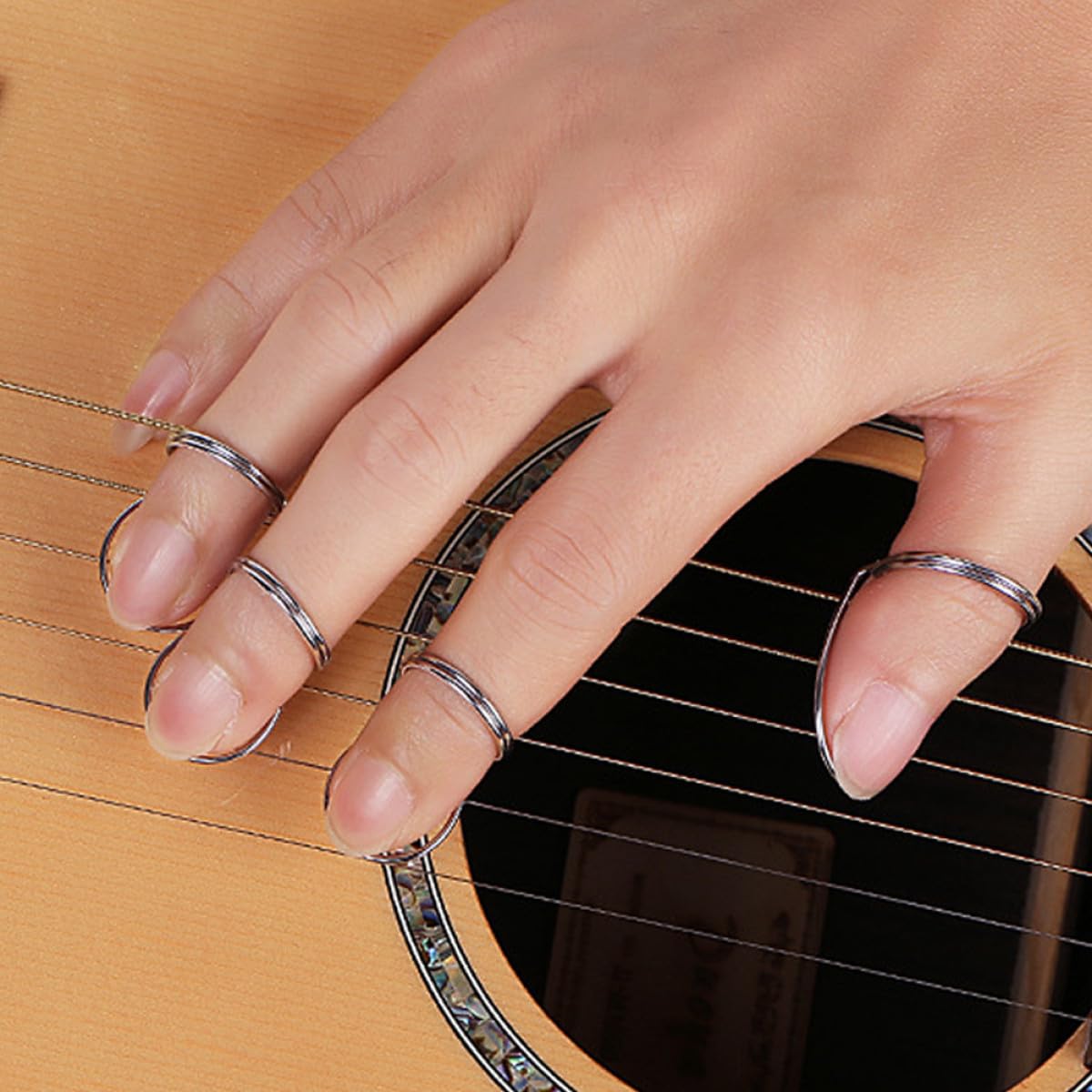 POPETPOP 8 Médiators Métalliques pour Guitare Basse, Pouce et Index, Lot 8 Pcs Doré et Argenté, Accessoires pour Guitare Folk et Électrique, Médiators Fins Résistants et Légers, Usage