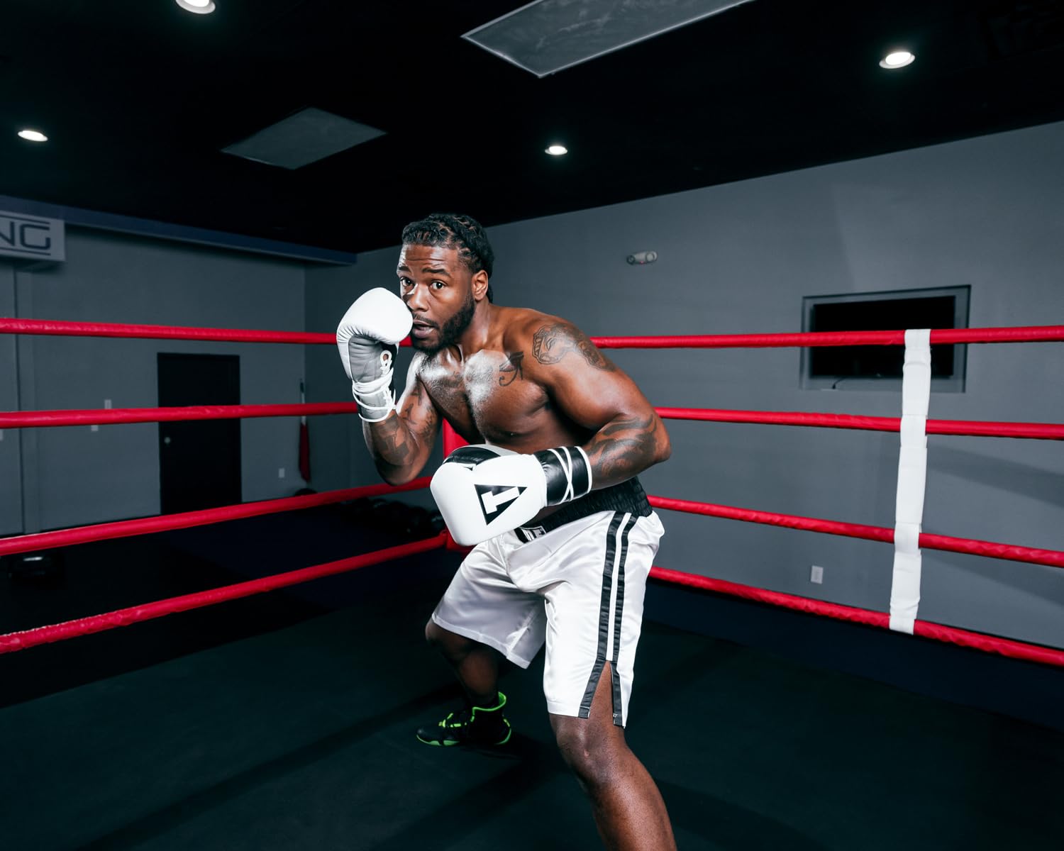 Title Boxing Pro Traditional Cut Trunks (US, Alpha, Large, Regular, Regular, White/Black)