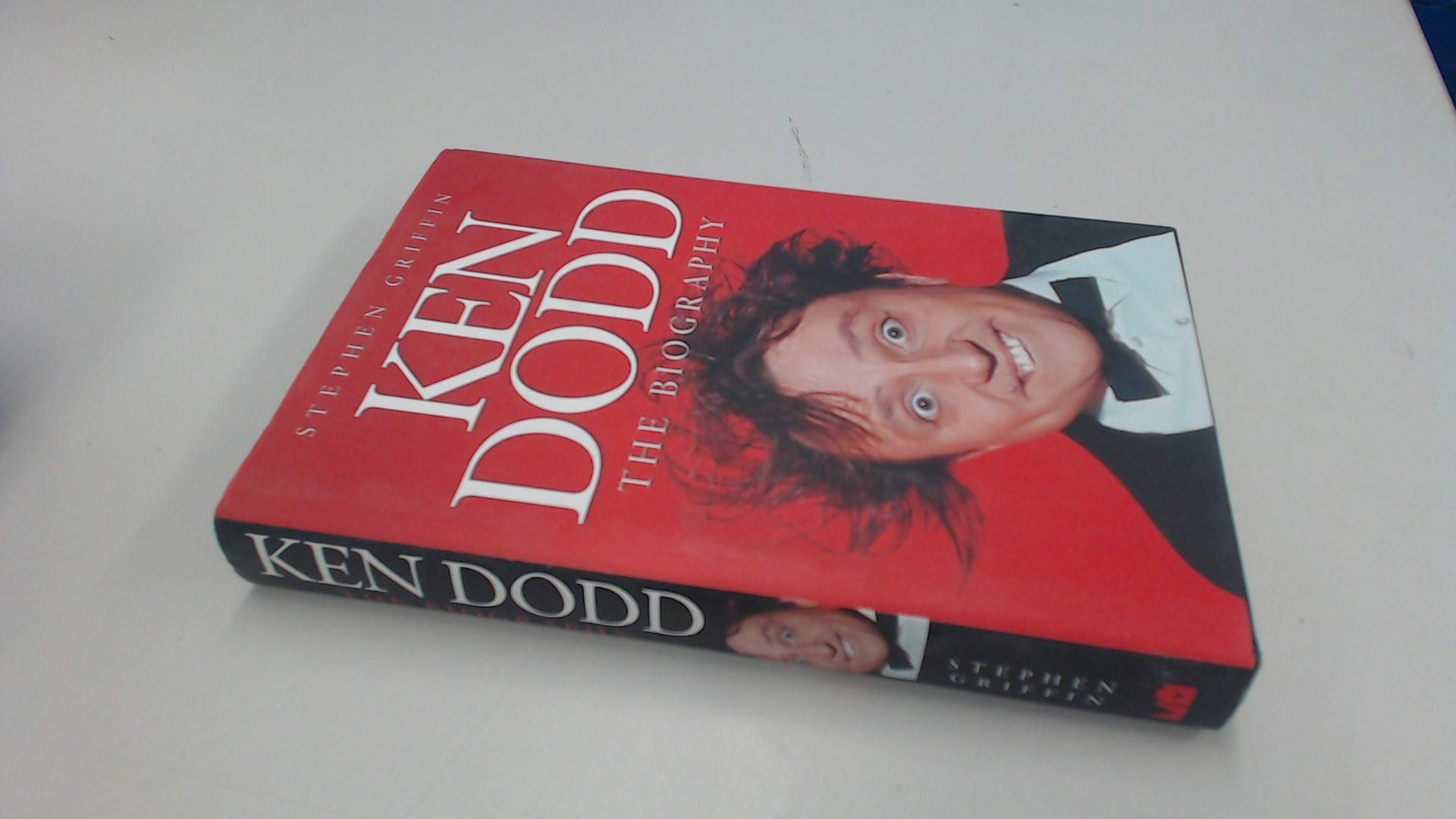 Buy Ken Dodd: The Biography — BookShops.in