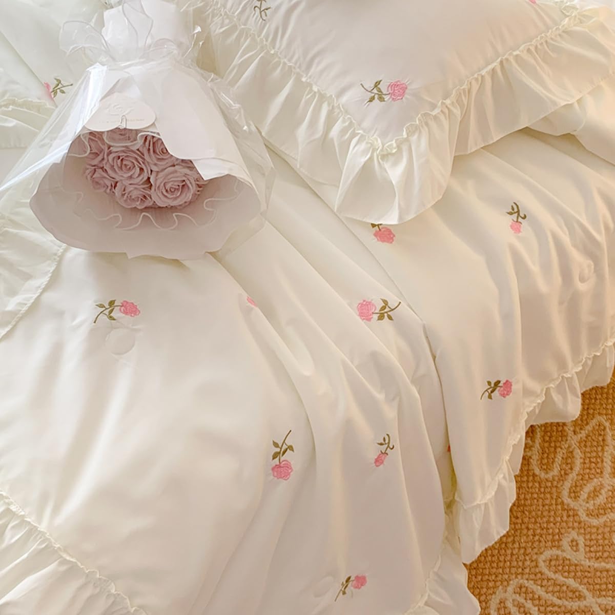 Sedefen Rüschen Bettwäsche 135x200cm Weiß Rosa Blumen Stickerei Bettwäsche Set Romantisch Ruffle Oeko-TEX Bettbezug Weich Mikrofaser Mädchen Deckenbezug mit Reißverschluss und 1 Kissenbezug 80x80cm