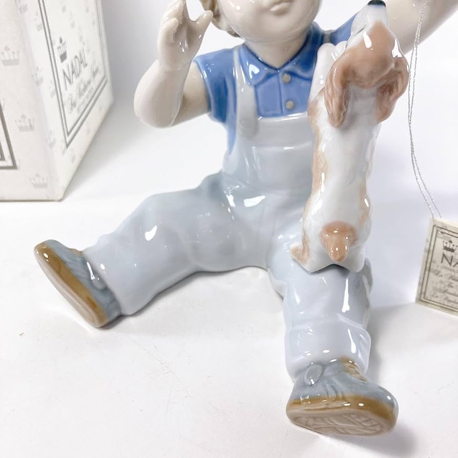 Amazon | NADAL 犬と男の子 箱・タグ付き 陶器人形 ナダル