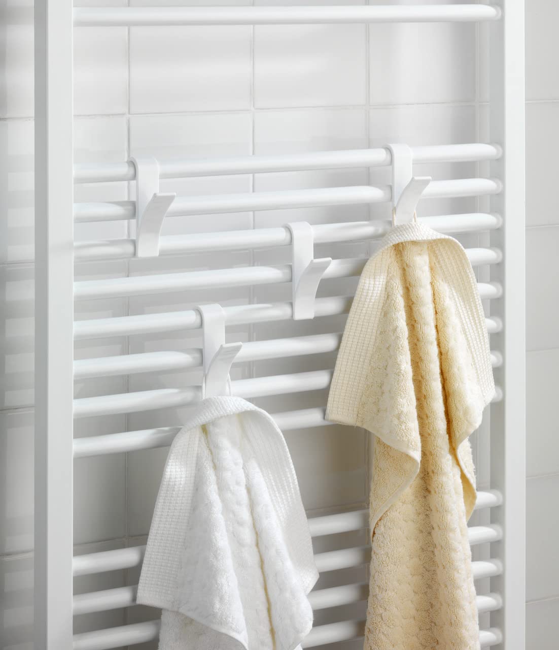 WENKO Ganchos radiador para toallas 2 uds, Blanco, Bianco