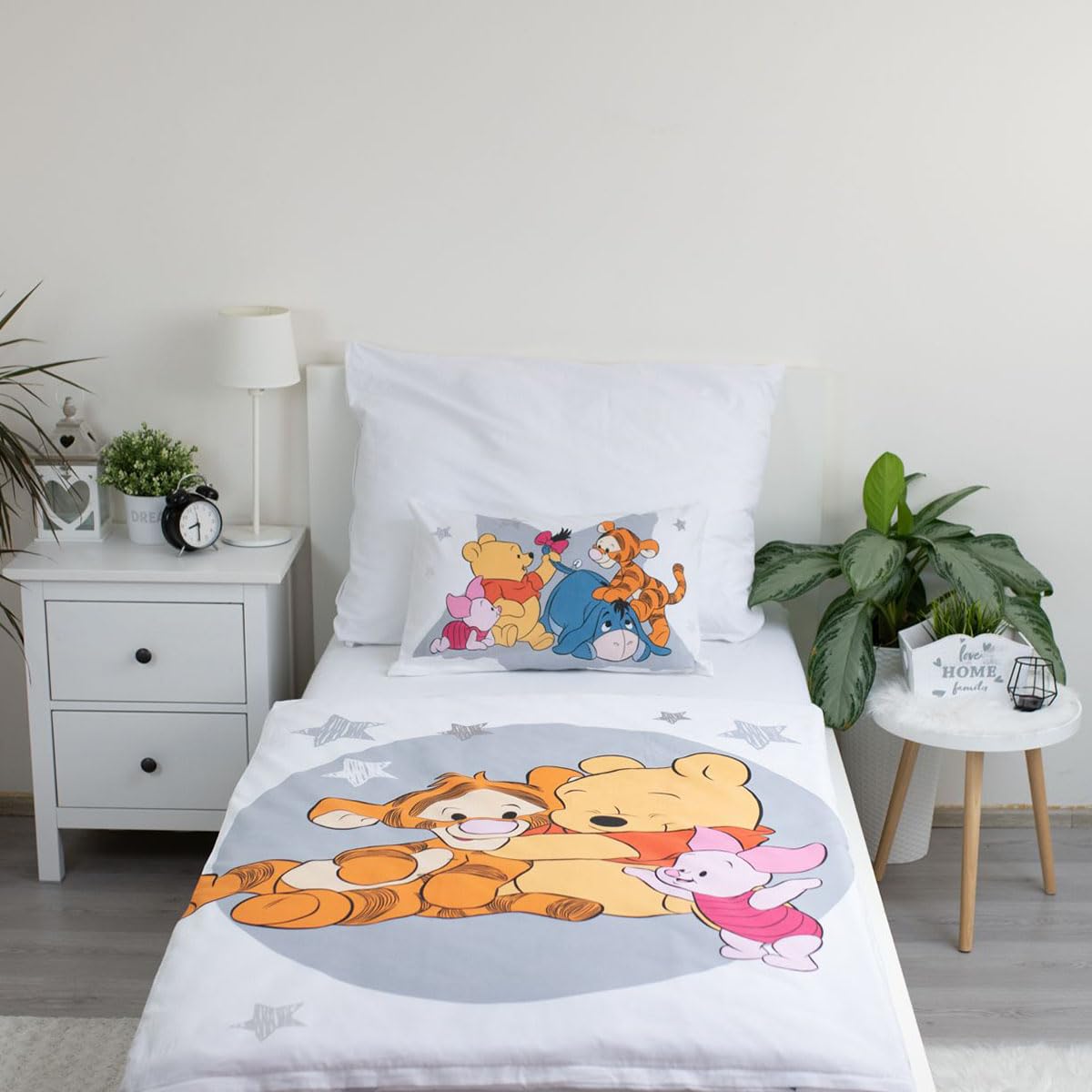 Jerry Fabrics Parure de Lit Winnie l'ourson et Ses Amis pour Bébé ou Petit Lit, Housse de Couette Révesible 100x135 cm + Taie d'oreiller 40x60 cm, 100% Coton, avec Tigrou, Bourriquet et Porcinet