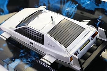 1/18 オートアート　ロータス エスプリ 007 私を愛したスパイ サブマリン Amazon | オートアート 1/18 007 わたしを愛したスパイ ロータス