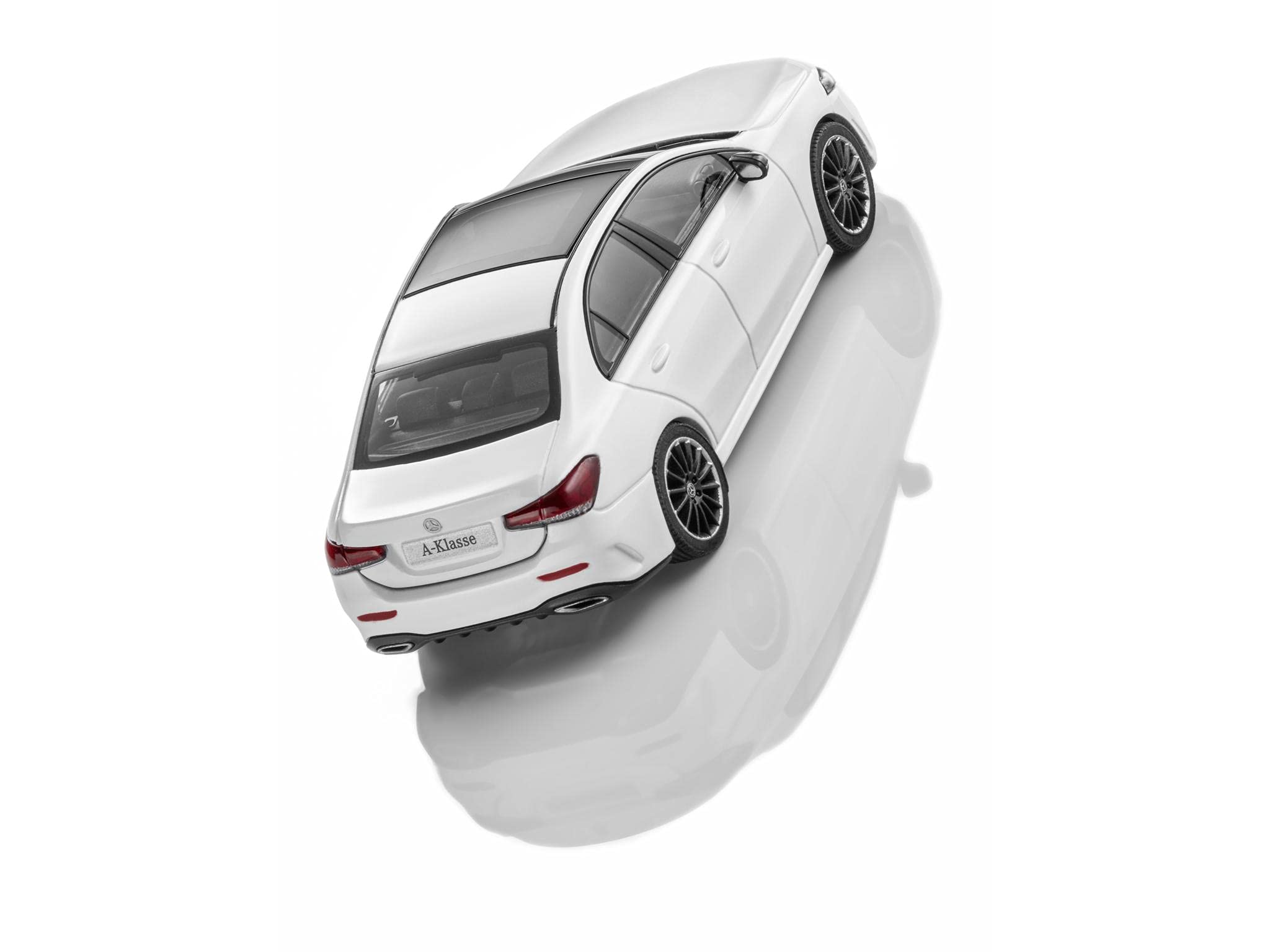 Mercedes-Benz A-Klasse Limousine 1/43 白 Mercedes-Benz A-Klasse Limousine 1/43 白 Mercedes-Benz A