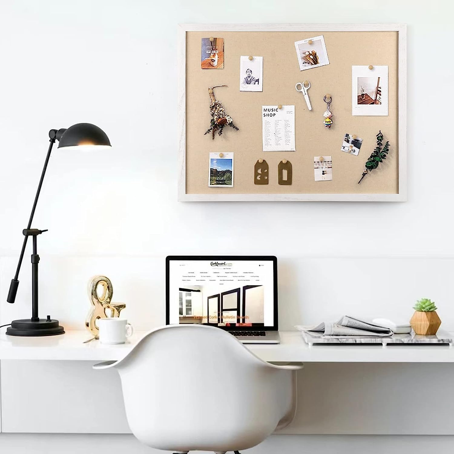 Bacheca in Sughero, Bacheca da Parete 60x45cm, Lavagna Sughero con 20 Puntine, Bordo in Legno, Adatto per Ufficio, Scuola, Decorazione Murale, Decorazione d'interni (Bianco)