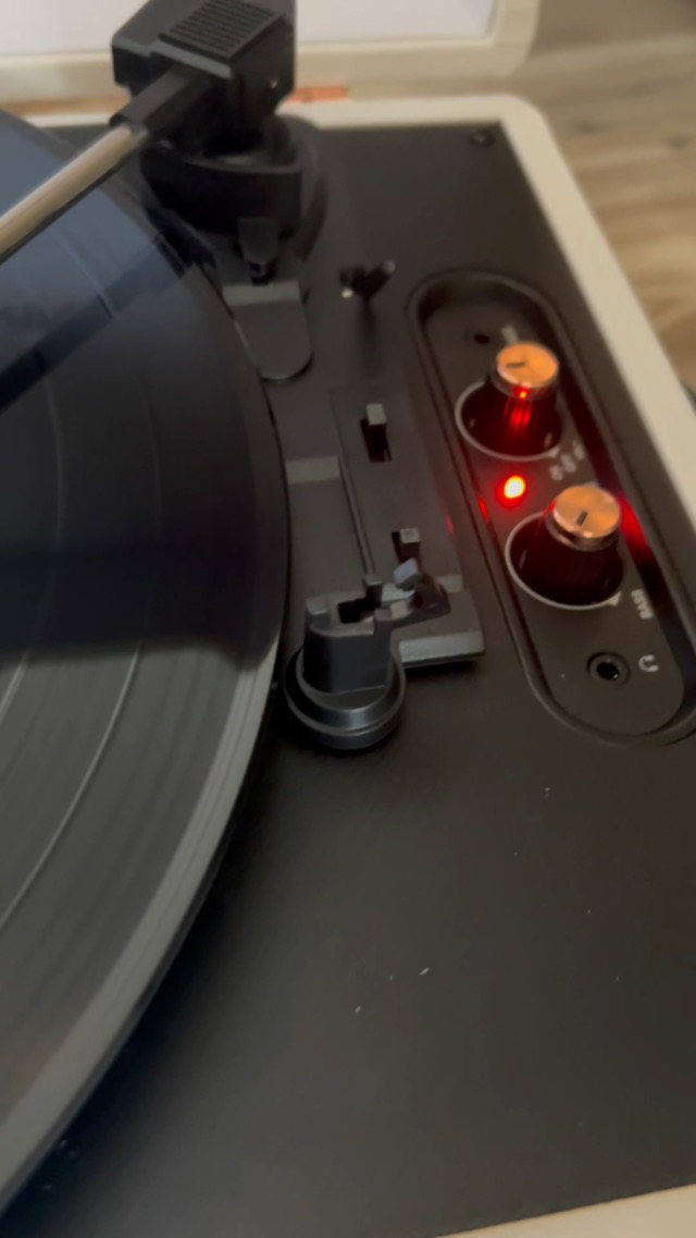 Watch My favorite features - record player demo on Amazon Live