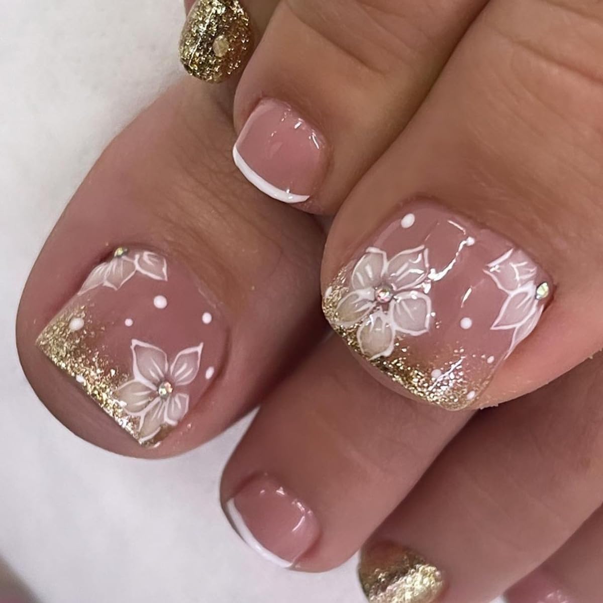 Gloss & Go 24 Reusable Artificial Fake Nail Set| Light Peach Color With Golden Glitter And Flower Design Glossy Foot Nails| Lightweight & Long Lasting| Quick Fix For Festivals & Special Occasions
