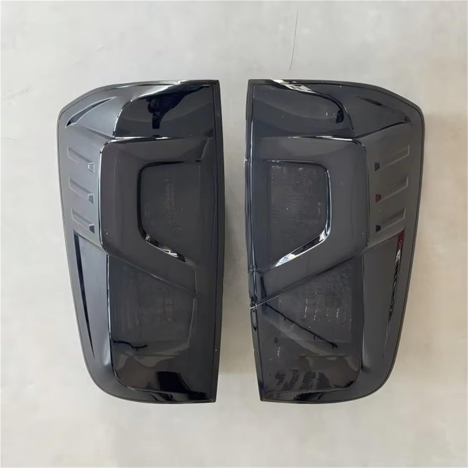 Tail Light Assembly Compatible with Nissan for Navara Np300 2015 2016 2017 2018 2019 2020 2021 1 Pair Tail Light Rear Taillight Warning Lamp Reversing Lamp(Pair Grey)(Pair Grey)