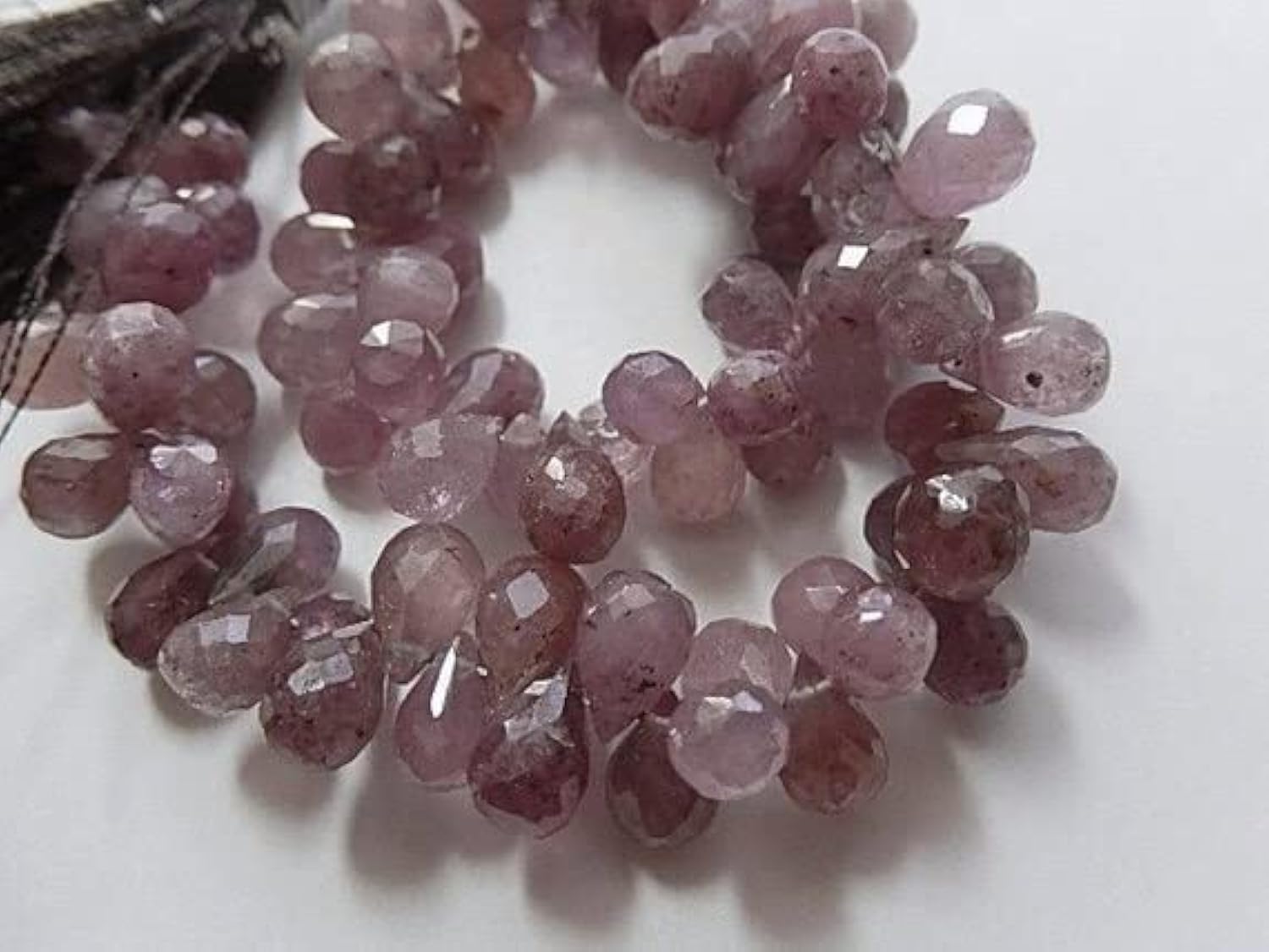 Saphir rose gemme véritable en briolette 7mm pour création de bijoux artisanaux