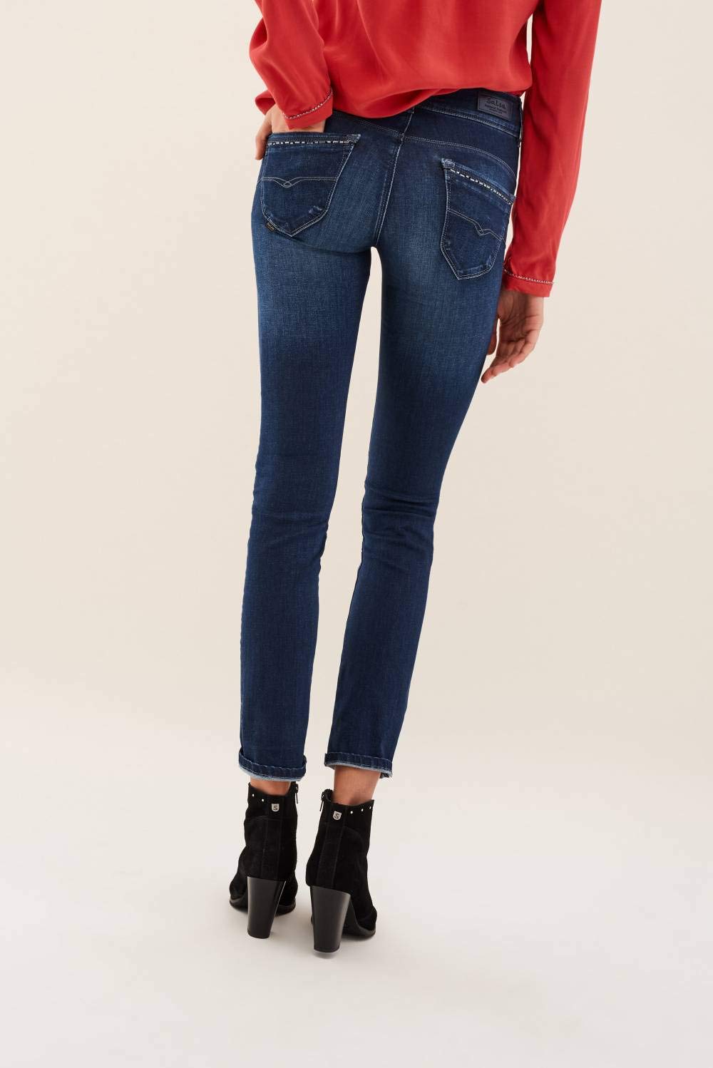 Salsa Vaqueros Secret Slim con Detalle de Brillo
