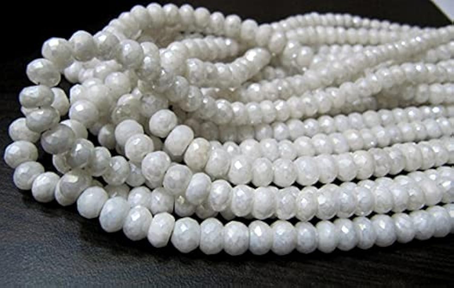 Perles Silverite en calcédoine argentée pour un bijou plein d'émotion