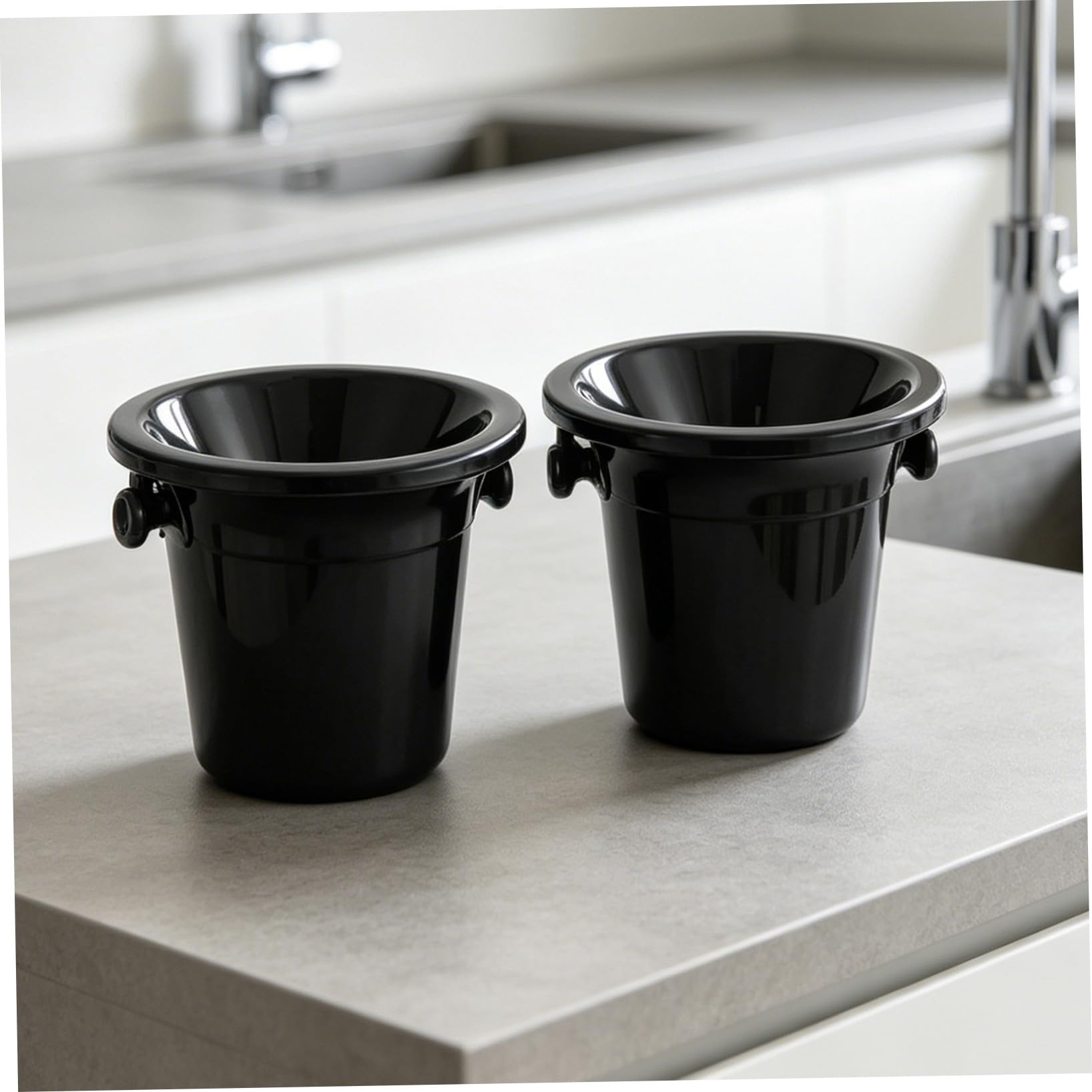 2 Escupideras Redondas de Vino Negro de Plástico PP Doble Asa, Accesorio para Cata y Cubo de Hielo Adecuado para Fiestas y Exposiciones