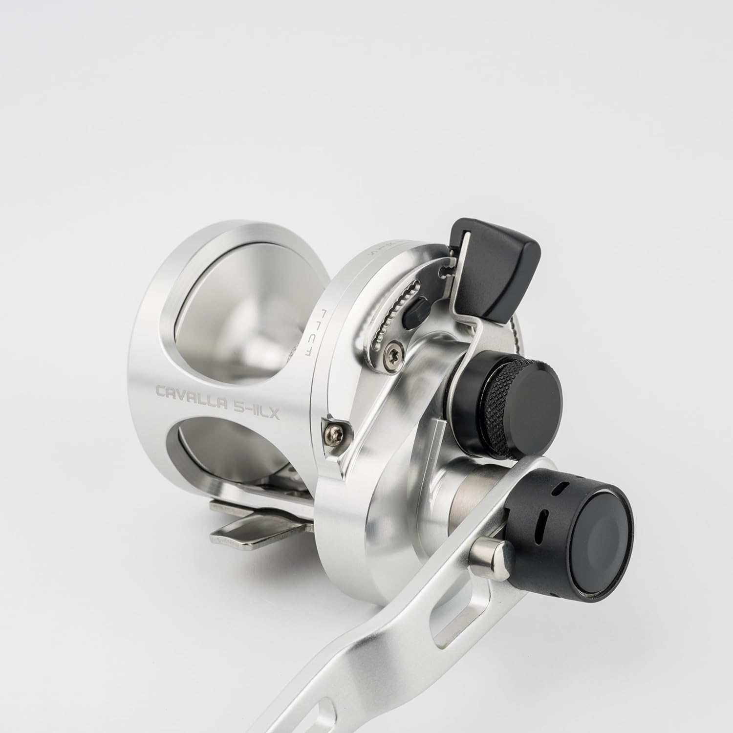 Amazon | CAVALLA CAV-5IILX-TB (T-BAR KNOB) 左巻き | OKUMA | ベイト