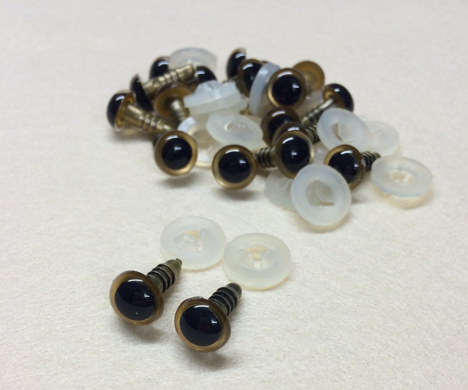 celloexpress Safety Eyes for Soft Toy or Teddy Bear Making - 8mm GLASS LIKE Gold Eyes with Plastic Backs - Pack of 50 Pairs
