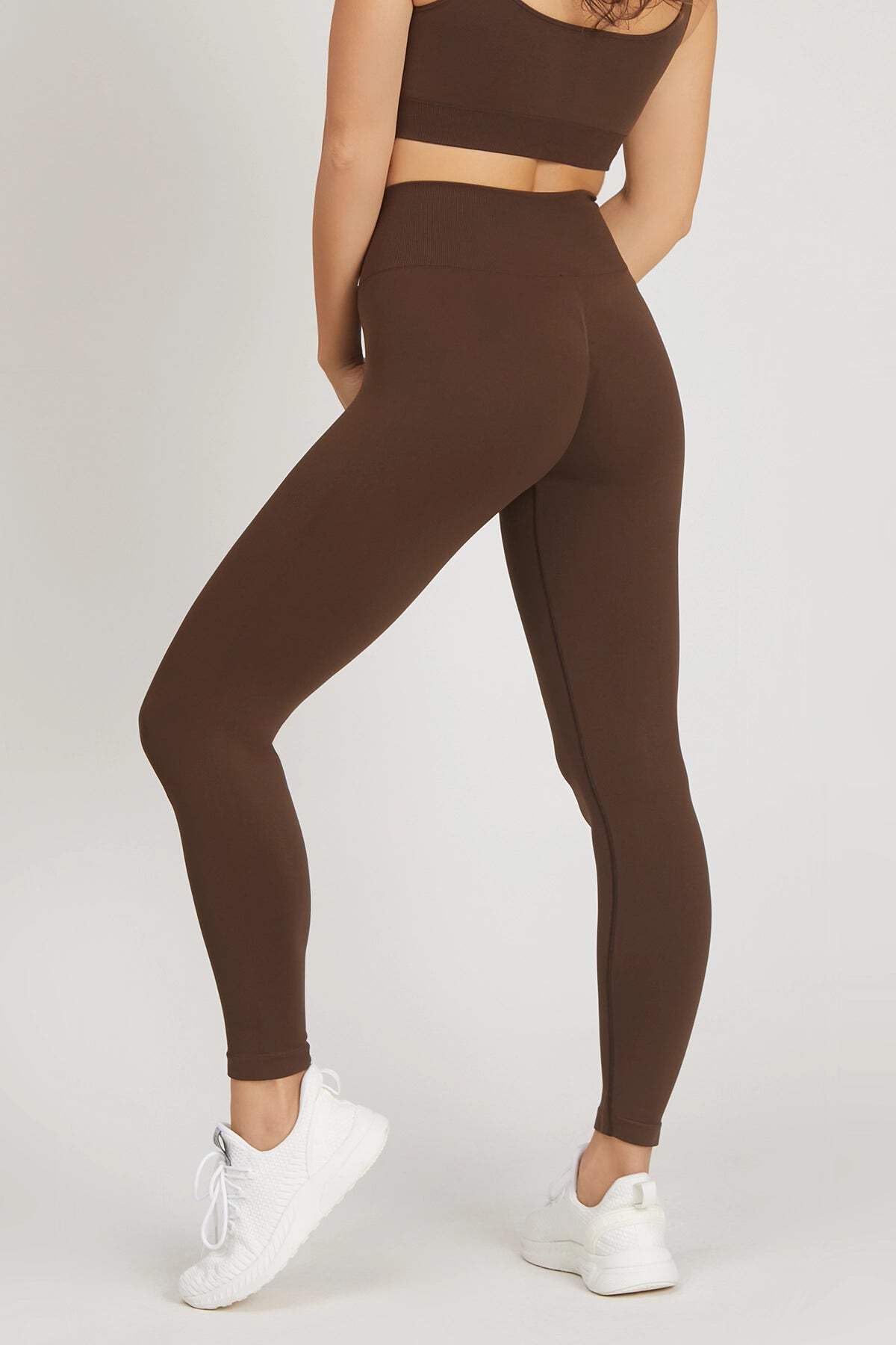 FGM04 Leggings Confidence Donna Lift-Up | Fascione 9 cm, valorizzazione discreta del lato B, superficie coprente opaca, tessuto 4 stagioni e 100% Made in Italy.