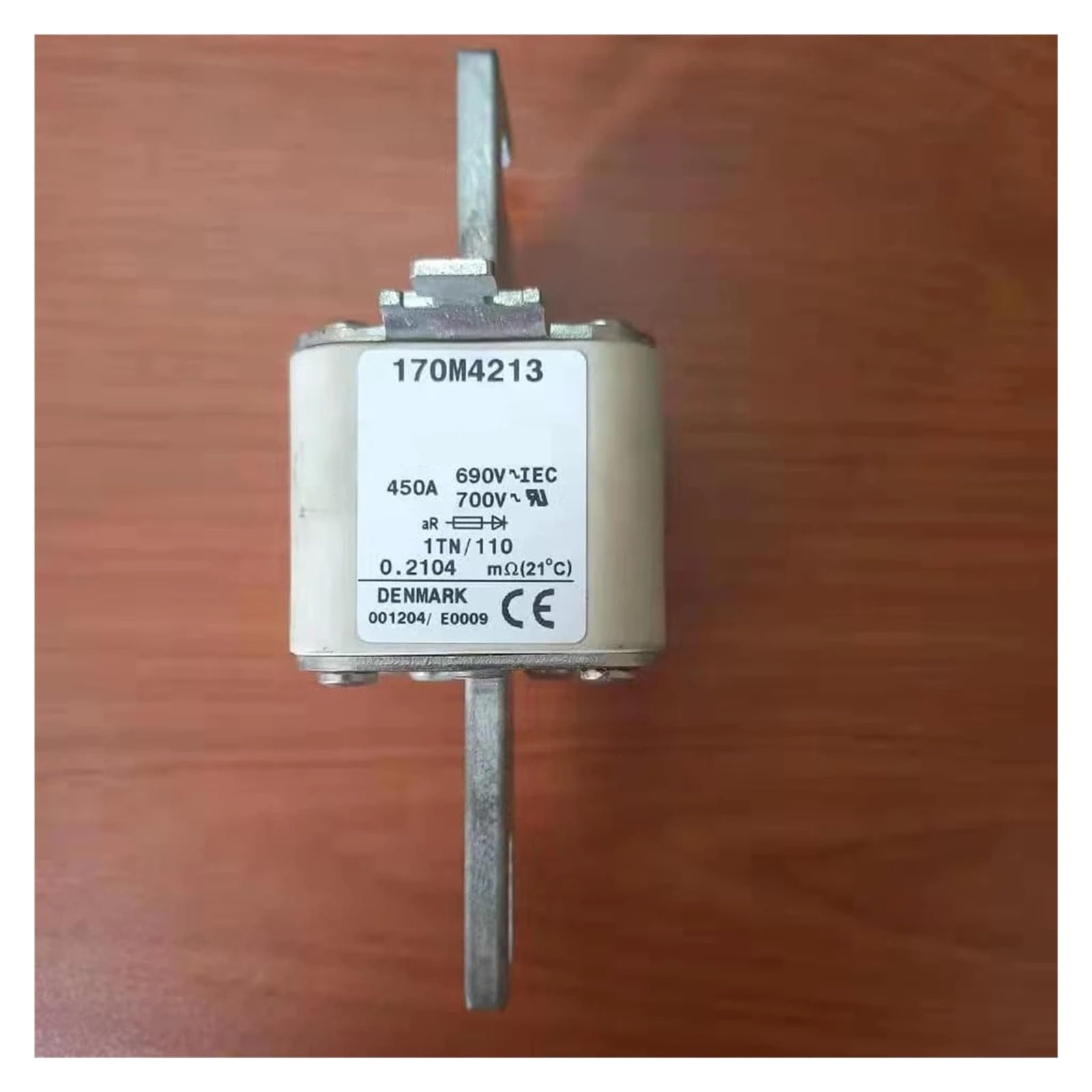 Fusible haute vitesse 170M4213 450A 690V 1TN/110 à corps carré pour protection électrique