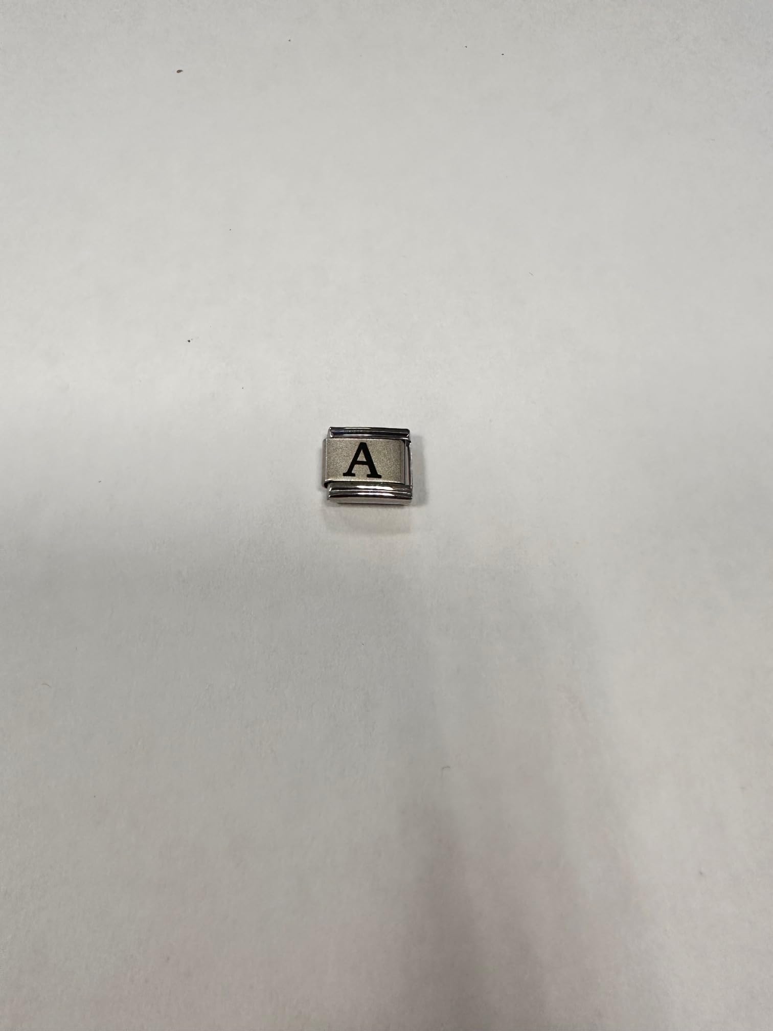 Abalorio Quiges para pulseras de estilo italiano, de acero inoxidable con la letra A grabada con láser, mide 9 mm