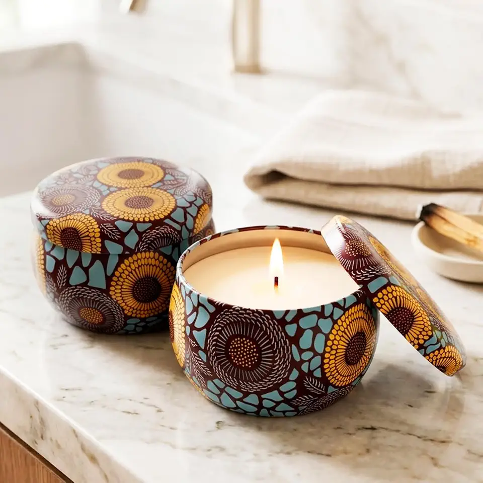 2 Vela Parafina Aromática Perfumada Decorativa Mandala Lata De Aluminio C/Aroma Frutado Ou Flor Cheiro Leve, Suave P/Ambiente Pequeno Casa Banheiro Lavabo Quarto Lembrancinha Dias Dos Namorados (AZUL)