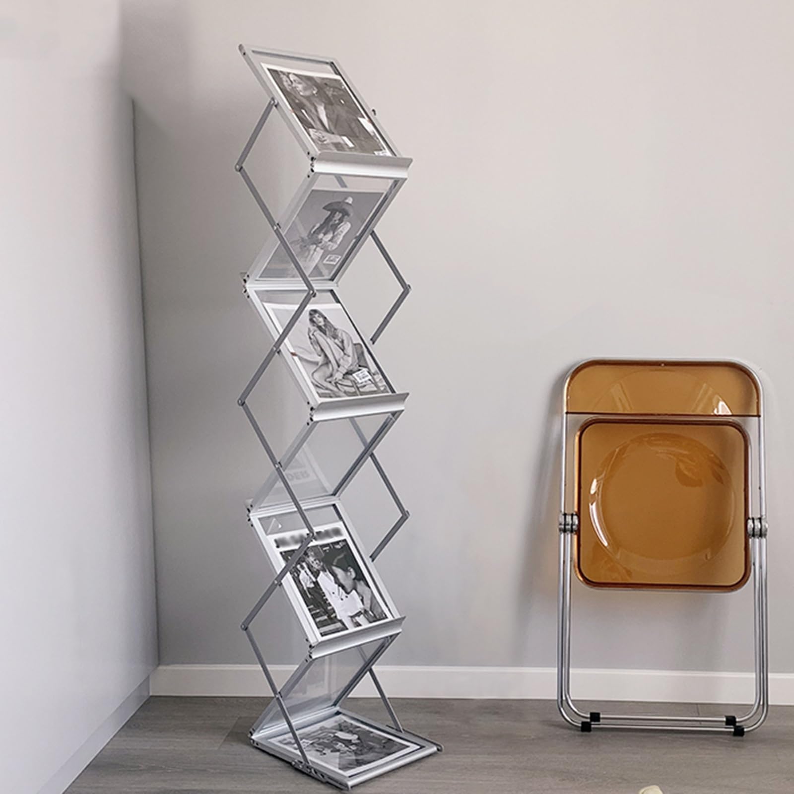 Expositor portátil de folletos de 3 Niveles: Soporte metálico con Paneles Transparentes, Soporte de Suelo para revistas, folletos, Uso en Oficina y comercios. Organizador con un diseño elega