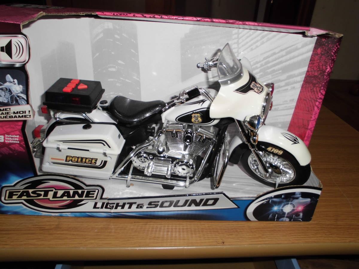 Amazon.co.jp: FAST LANE LIGHT＆SOUND ポリスモーターサイクル : おもちゃ