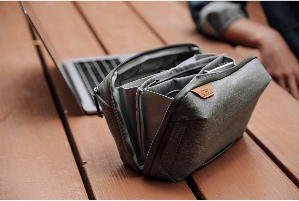 Get Cheap Price Peak Design Tech Pouch (Sage) - The Original