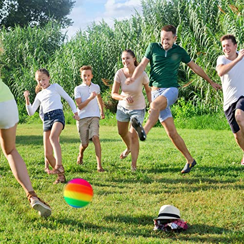 TZQFROCE 2 Stück Bouncy Kickball Regenbogen Ball PVC 8.5 Zoll Softball Kinder Spielball mit Pumpe für Backyard Park und Beach Outdoor Fun