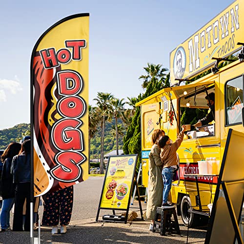 Facile da montare e smontare: questa bandiera per Hot Dogs non include un pennone! Devi equipaggiare il tuo pennone, con esso puoi visualizzare il tuo annuncio ogni giorno. Per smontare, rimuovere la bandiera dal pennone.