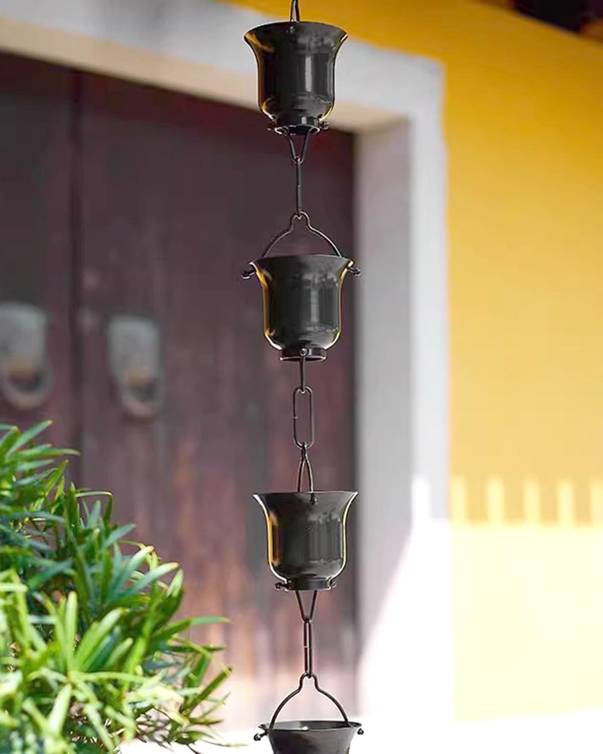 YNBSHGAA Rain Chain with Rust-Resistant Aluminum Alloy Cups for Efficient Rainwater Collection in Gardens and Courtyards,Black-7.5m (24.6ft)
