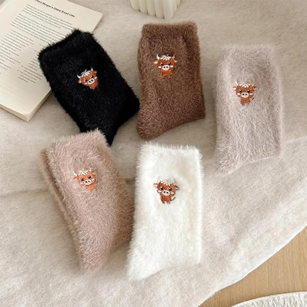 Fuzzy Highland Cow Socks, 5 par uroczych haftowanych skarpet Highland Cow Crew Sock, puszyste zimowe ciepłe, skarpety do spania dla kobiet