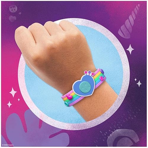 Miniatura 5 de My Little Pony: A New Generation Movie Crystal Adventure Izzy Moonbow - Juguete de poni morado de 3 pulgadas, accesorios sorpresa, pulsera de amistad