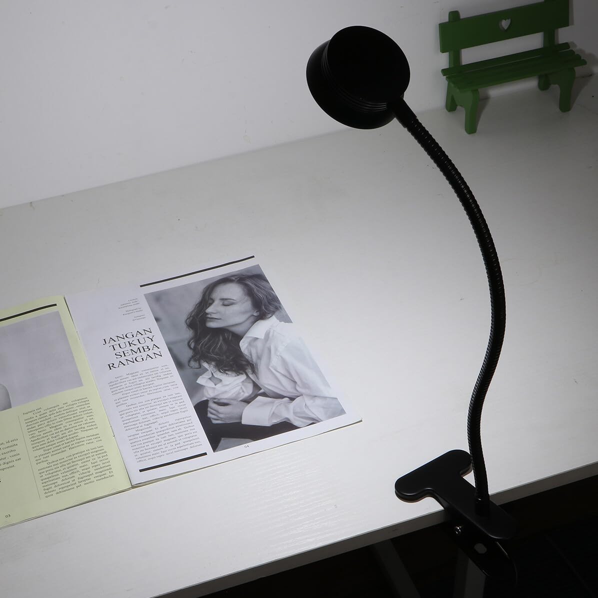 Lampada da Lettura a LED USB Clip Regolabile, Luce Bianca a 2 Livelli, Collo di Cigno Flessibile per Studio, Camera da Letto e Viaggio, Luce Portatile per Lettura Notturna