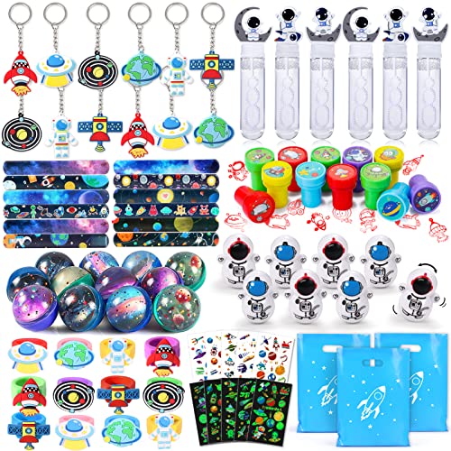 108Pcs Espace Pinata Anniversaire Garcon Espace Gobelets Baguettes Bulles Balle Elastique Slap Bracelet Porte-clés Anneau Timbre Tatouage Sac Cadeaux Jouets Espace d'anniversaire Fête pour Enfants Cover