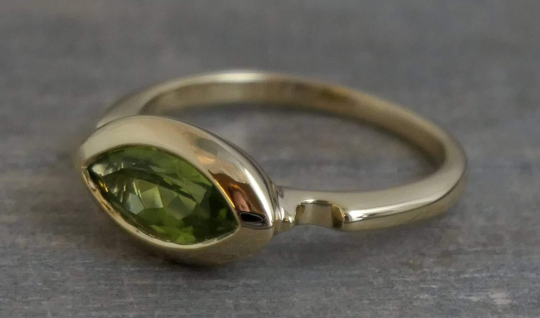 Anello Marquise Peridot in argento sterling placcato oro