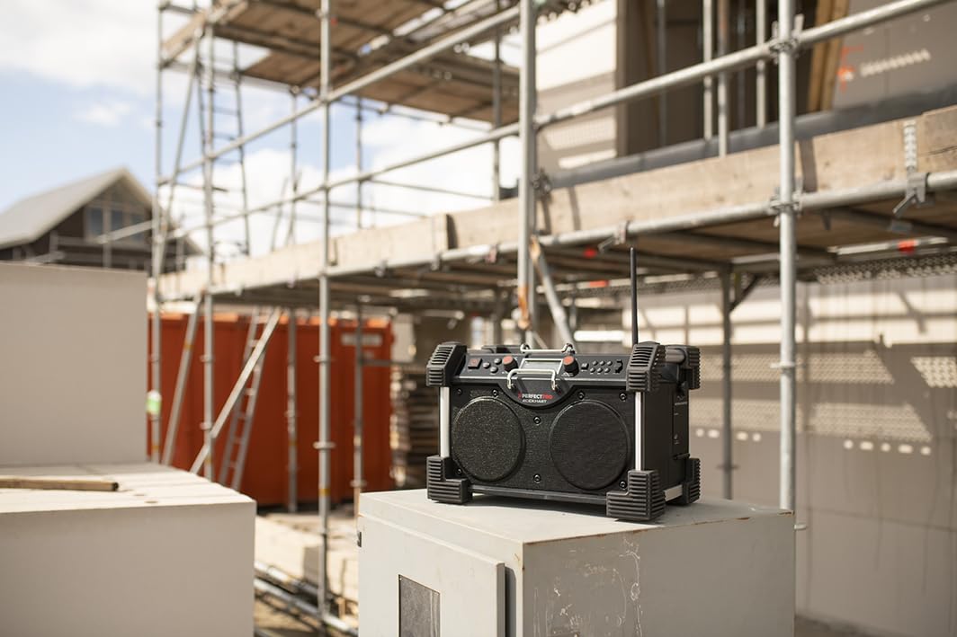 PerfectPro Baustellenradio ROCKHART, DAB+ und UKW-Empfang, Bluetooth, AUX-Eingang und USB-Eingang, Powerbank, Inklusive Ladegerät und Lithium-Akku, RH4