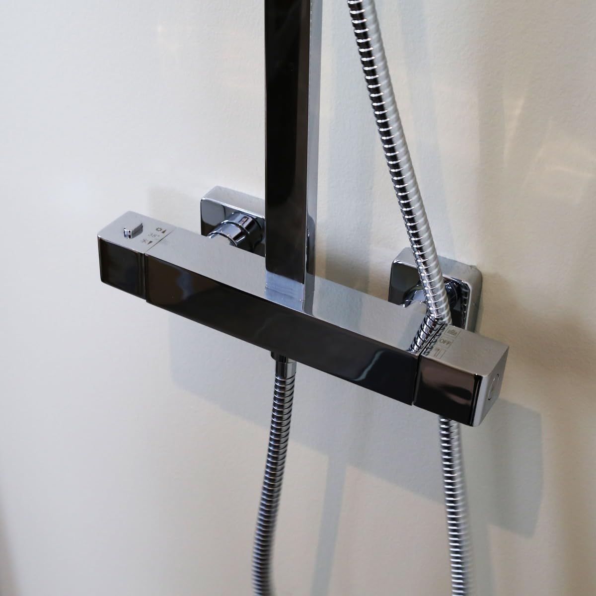 Essebagno 9011648 Kwarcowa chromowana kolumna prysznicowa z termostatyczną 300