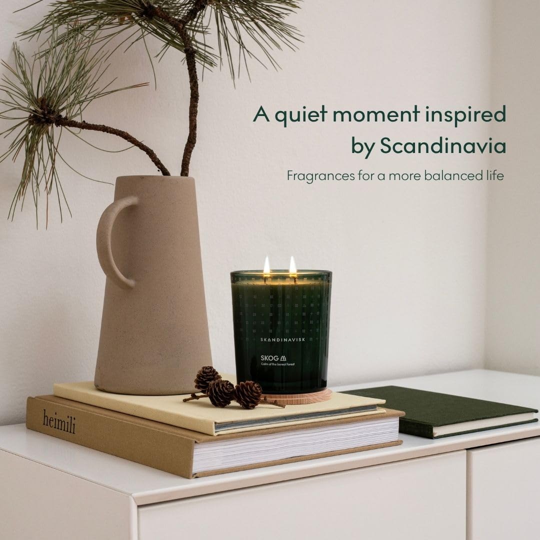 Skandinavisk Skog 'Forest' Vela perfumada con 2 mechas, edición especial, notas aromáticas: agujas de pino y conos de abeto, savia de abedul y lirio de los valles, fórmula vegana, 350 g