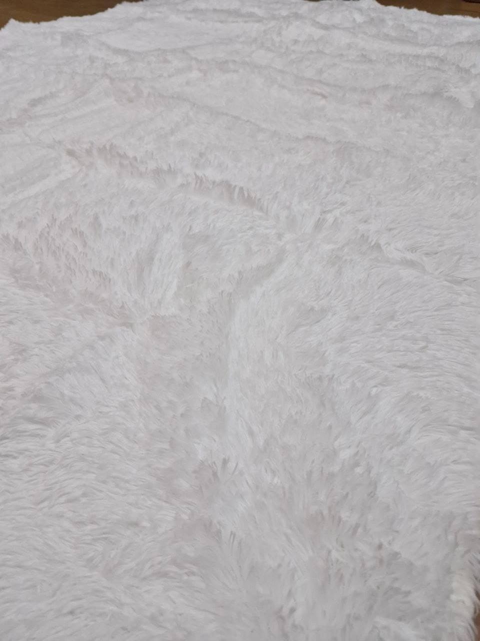 Tapis de Salon à Poils Longs de décoration,Epaisseur 4 CM, Ultra Doux, Lavable et antidérapant, pour Salon, Chambre et entrée. (Blanc-160x230CM)